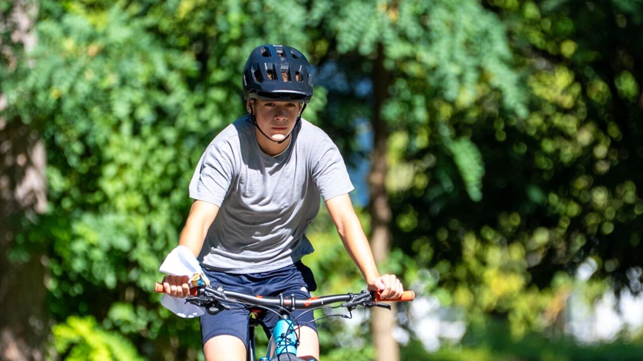 Junge auf Fahrrad | © Albert Reiter